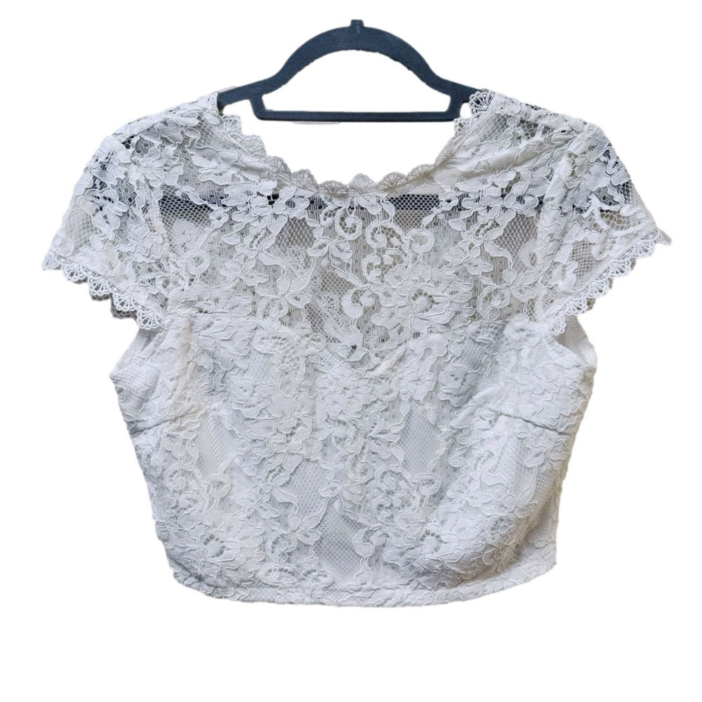 Lulu’s NWT Lace Top - Picture 1 of 10